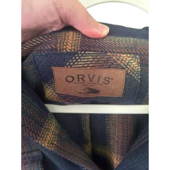 Orvis Plaid Flannel Shirt L Navy Tan Outdoor Workwear Cabincore Rugged - Picture 2 of 6